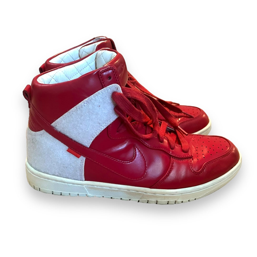 Supreme x Nike Lunar Dunk Christmas Friends & Family Sneakers (US Men's 9)